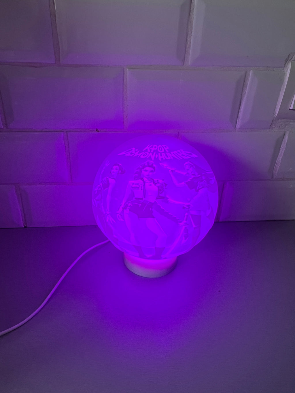 Lampe lithophanie allumée en violet