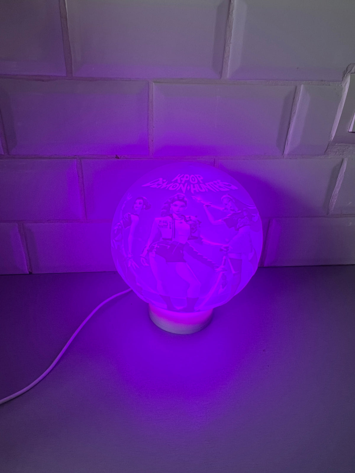 Lampe lithophanie allumée en violet