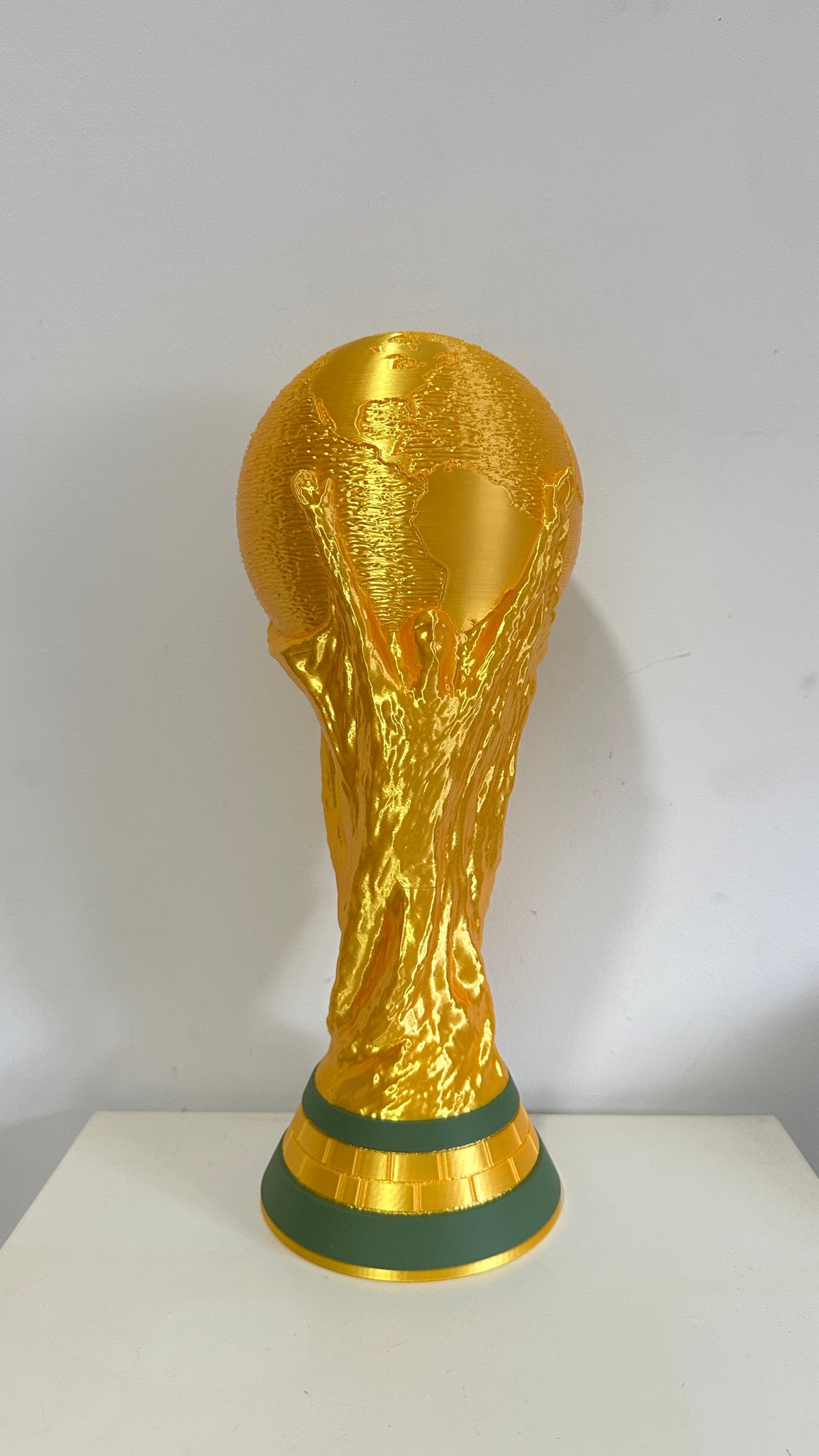 Trophée de football doré, vue de profil