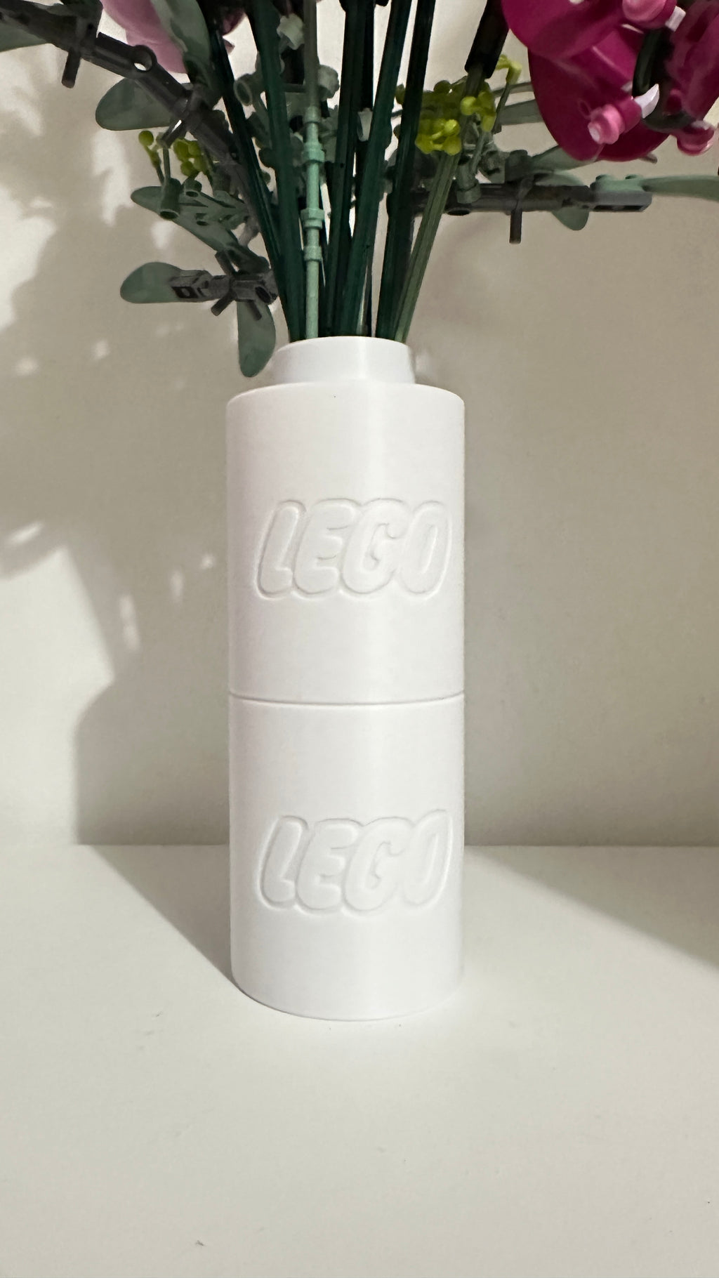 Détail du relief briques du vase blanc imprimé en 3D