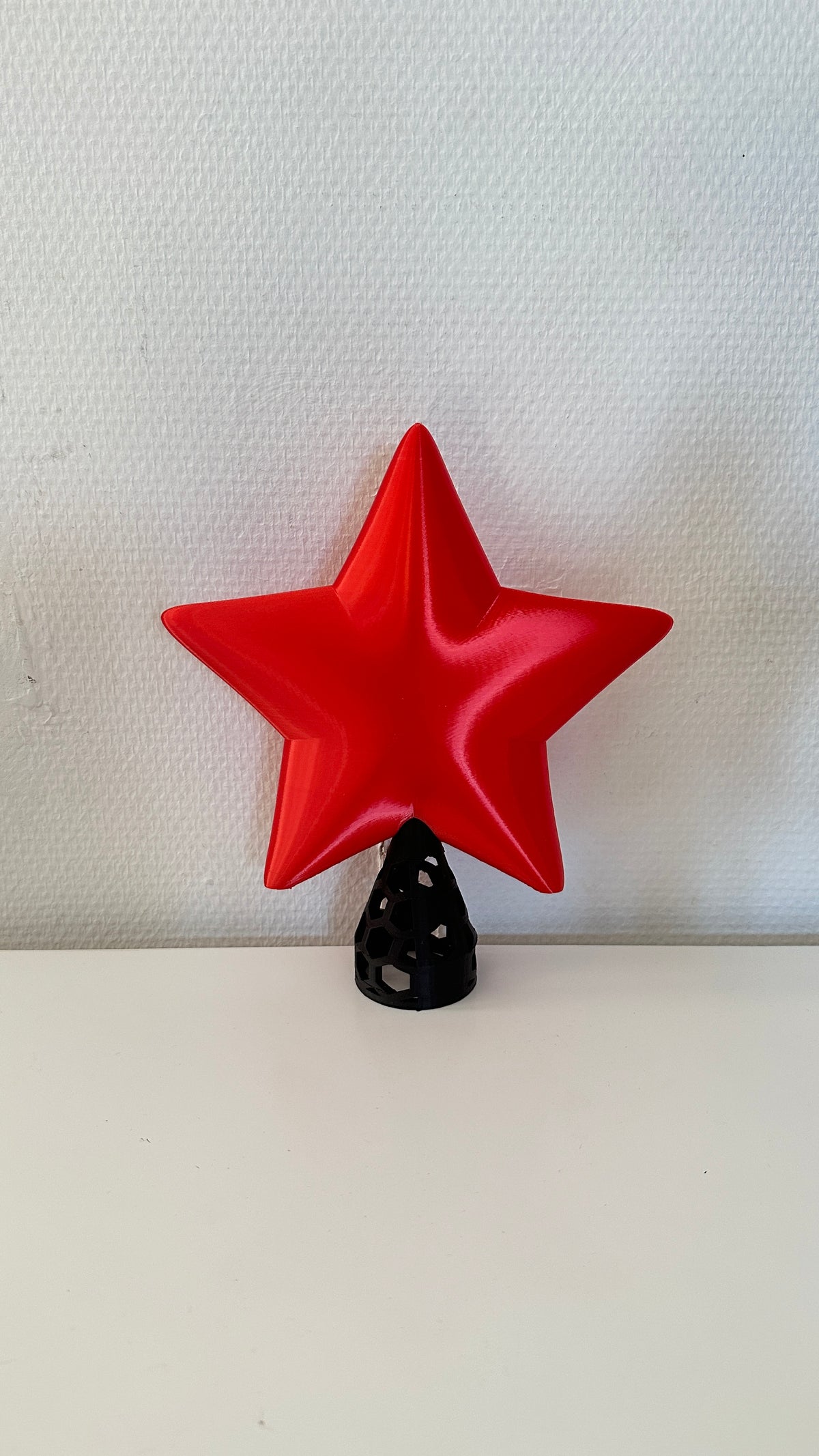 Étoile à grands yeux rouge, vue de face