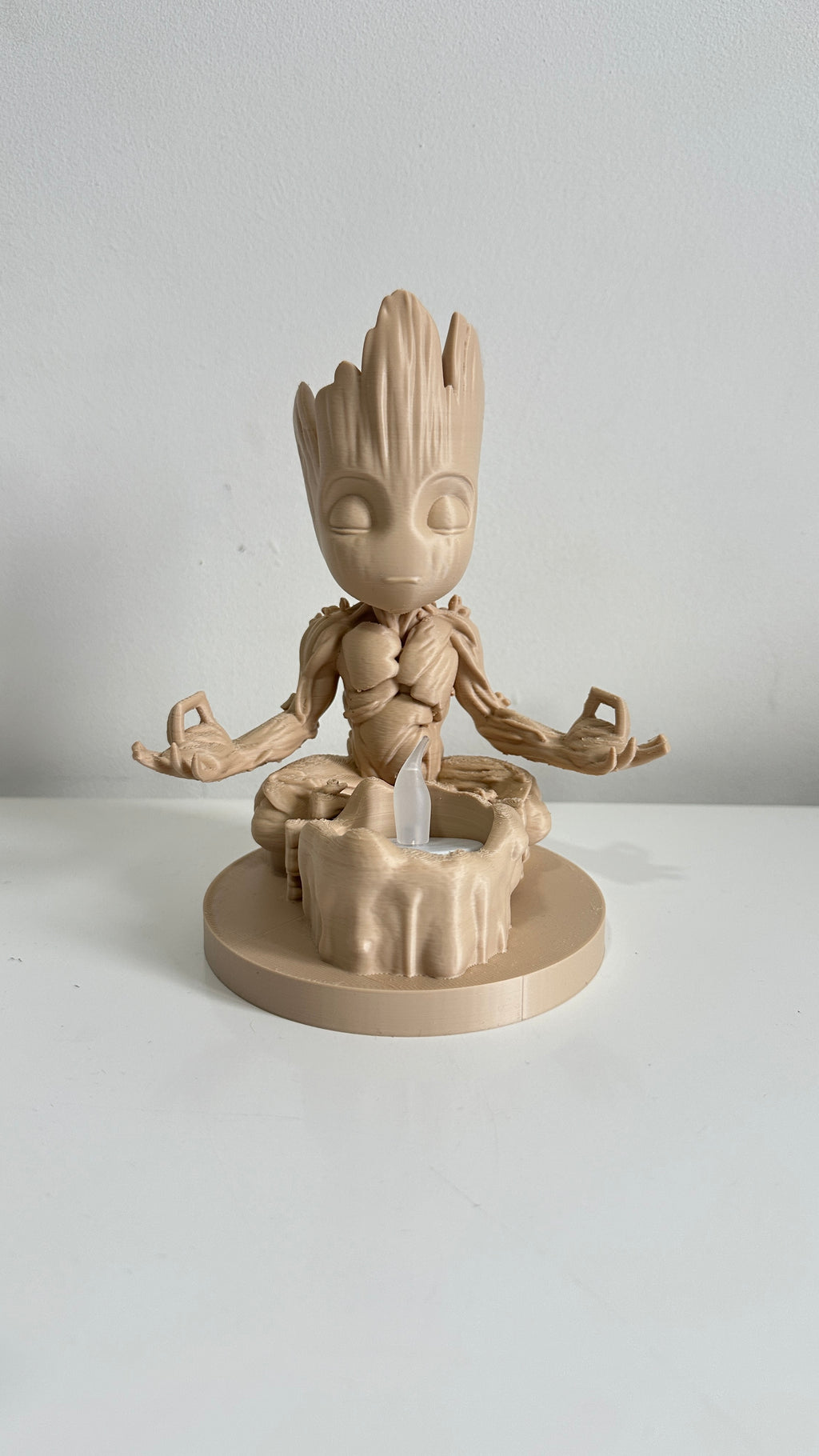 Figurine petit arbre zen beige avec bougie LED, vue de face
