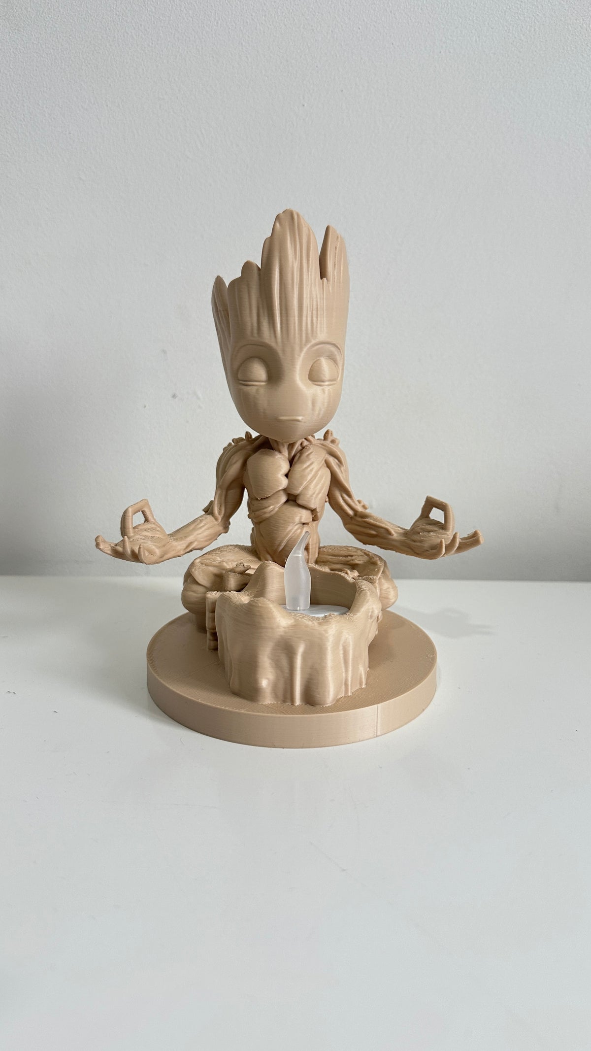 Figurine petit arbre zen beige avec bougie LED, vue de face